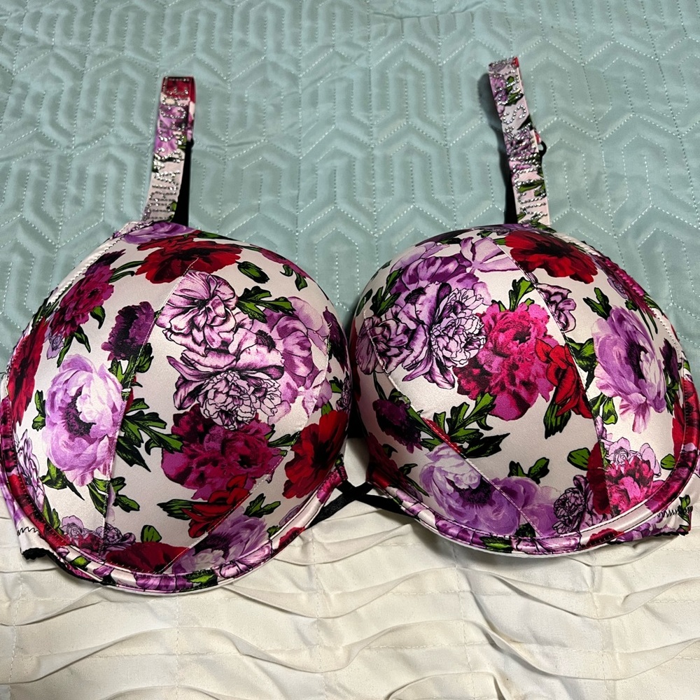 Victoria Secret VERY SEXY Bombshell Add-2-cups Shine Strap Push-Up Bra 38D
